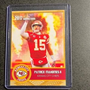 Patrick Mahomes II 2017 Gold Rookie Football Card